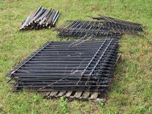 lot 20708 image: Industrial Steel Fence Panels & Posts Bundle