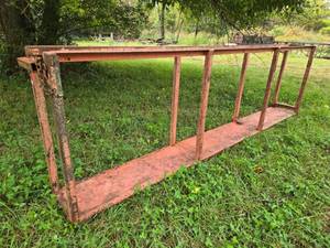 lot 20713 image: Livestock Hay Rack Feeder �� Metal Frame w Divided Compartments