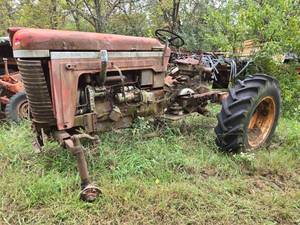 lot 20714 image: Massey Ferguson Super 90 Tractor w Implements
