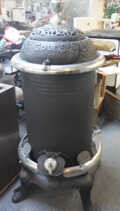 lot 4879 image: ANTIQUE COLES PARLOR STOVE - Great Condition
