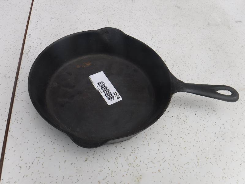 lot 4886 image: cast iron pan