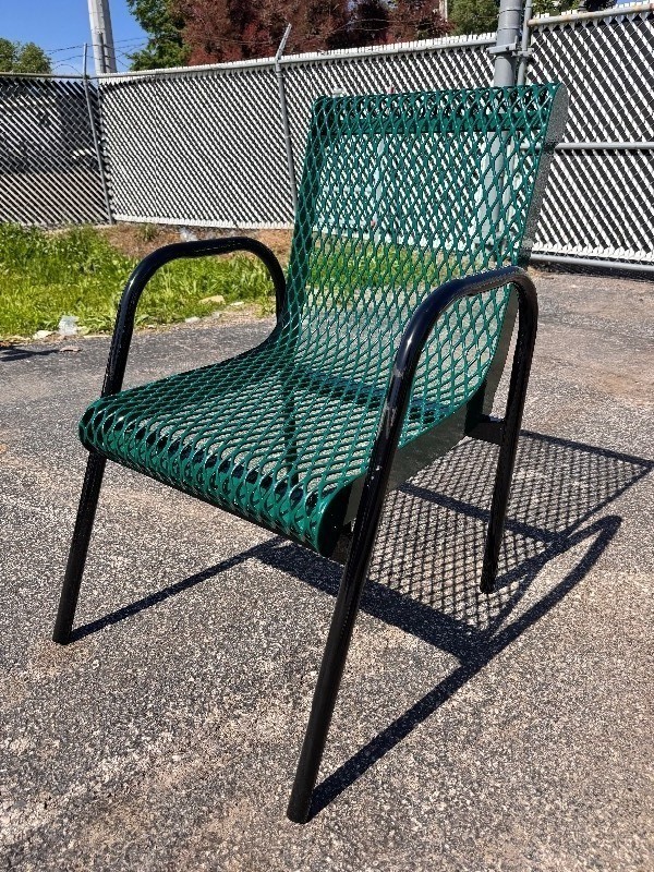lot 28 image: New Ultra Play 36x22 Diamond-Expanded Coated Steel Heavy Duty Outdoor Chair, Green