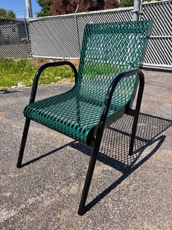 lot 31 image: New Ultra Play 36x22 Diamond-Expanded Coated Steel Heavy Duty Outdoor Chair, Green