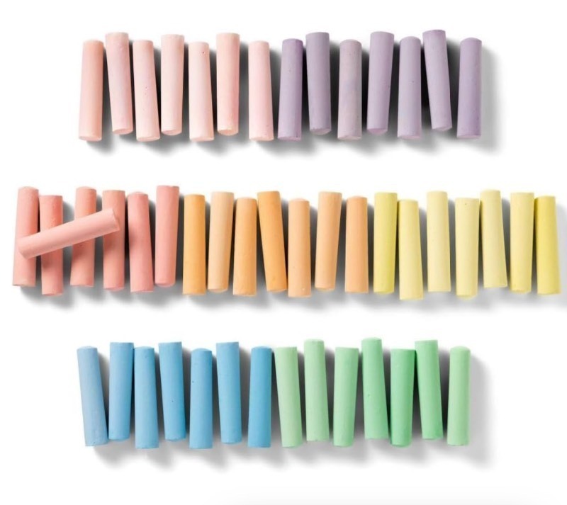 lot 91 image: New Mondo Llama Non-Toxic Sidewalk Chalk 100pc Chalk Set w Storage Box, Multi-Colored
