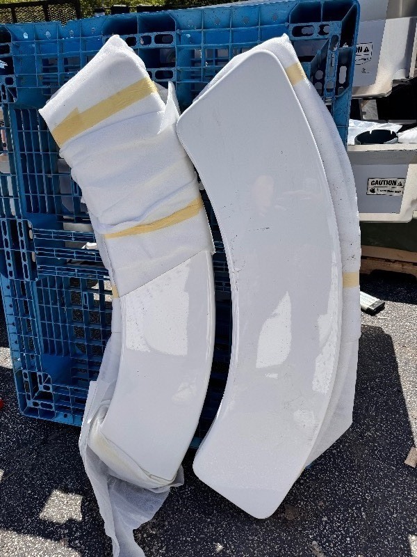 lot 97 image: 4 New Heavy Duty Fiberglass 45x10 Bench Seat Tops, White�