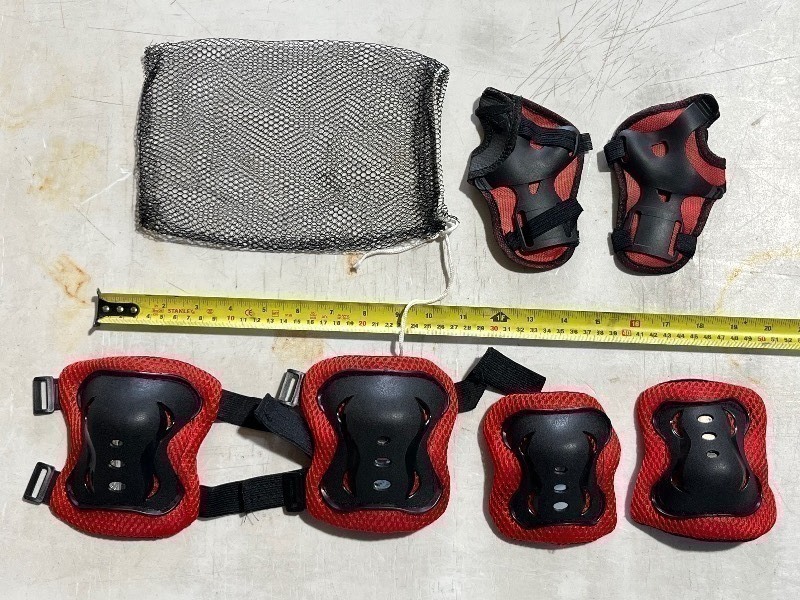lot 554 image: Kids Protective Gear Set for Skateboarding, Scootering, Biking,