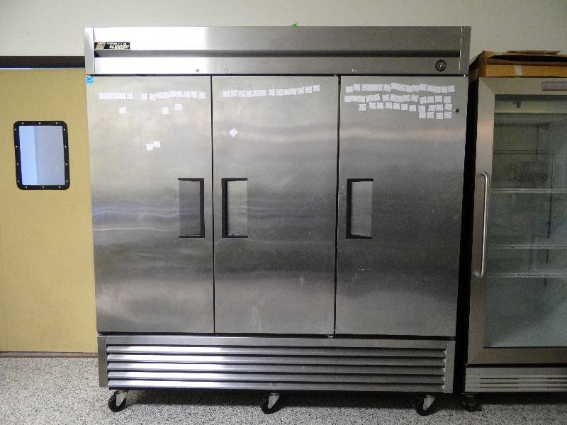 True 3 Door Reach In Refrigerator On Casters Model T 72f Small