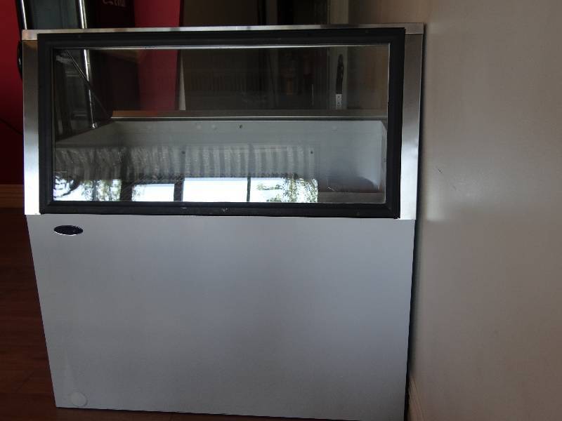 lot 6323 image: Norlake Dipping  Display Case Model # HF100WWGOL