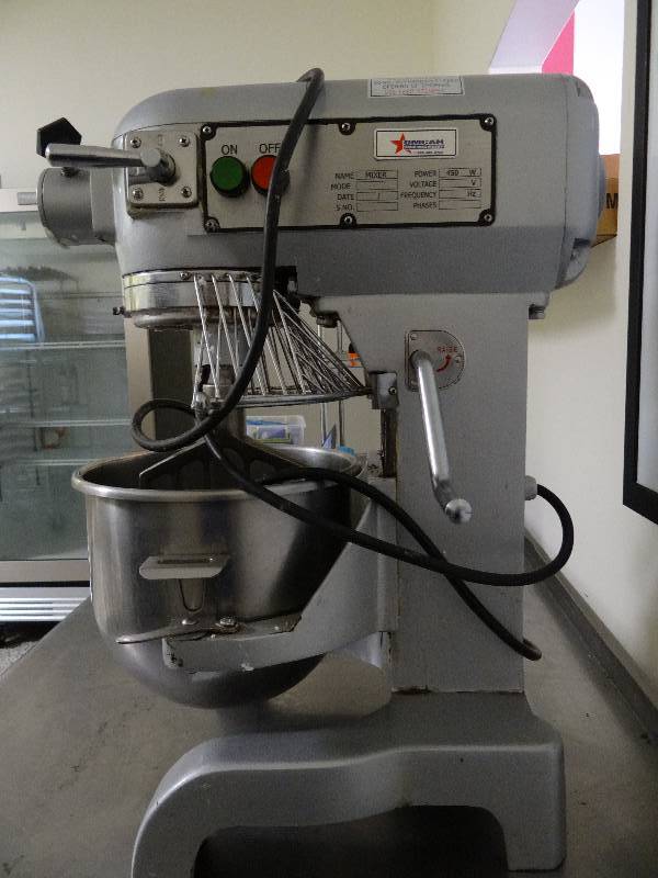 lot 6324 image: Omcam 10 QT CountertopGeneral Purpose Mixer, Model # VFM10B