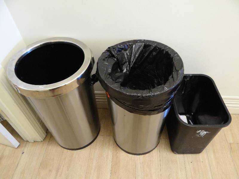lot 6366 image: Lot of 2 Stainless Trash Cans
