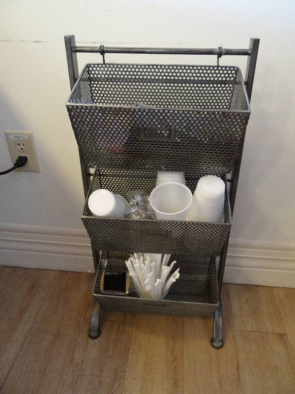 lot 6383 image: Stand With 3 Baskets