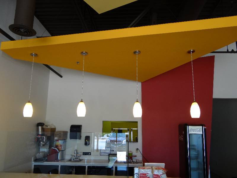 lot 6391 image: Lot of 4 Pendant Lights