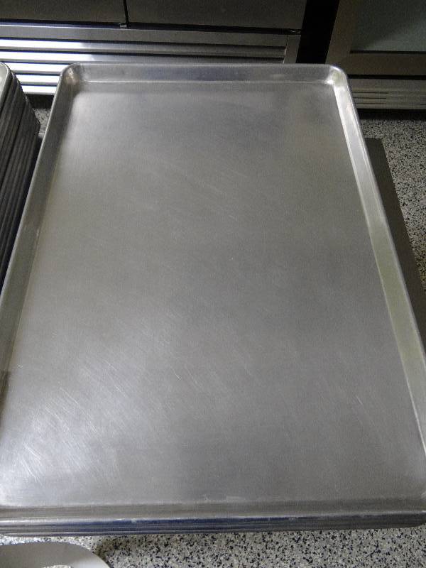 lot 6336 image: Full Size (5) Commercial Aluminum Pan