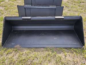 lot 7768 image: Unused 84 Skid Steer Bucket