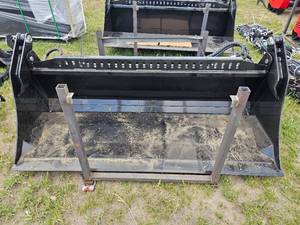 lot 7823 image: Unused Captok 72-inch 4-in-1 Skid Steer Bucket Model CK-KH72F