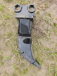 lot 7849 image: Unused&nbspHeavy Equipment Ripper Tooth Attachment