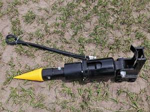 lot 7875 image: Unused&nbspHydraulic Wood Log Splitter Cone Attachment