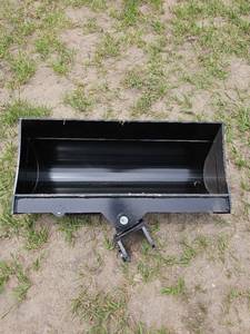 lot 7880 image: Unused Captok 2025 Captok 32 Tilting Bucket 1 inch Pin