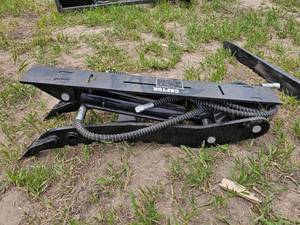 lot 7883 image: Unused&nbspCaptok 3T Hydraulic Thumb Clamp Model CK-J3T 38-inch