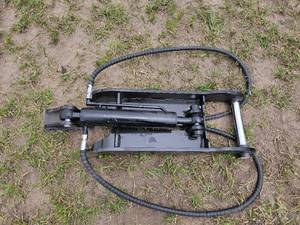 lot 7884 image: Unused&nbspCaptok 3T Hydraulic Thumb Clamp Model GK-X-03T