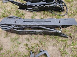 lot 7886 image: Unused&nbspCaptok 5T Hydraulic Thumb Clamp Model CK-J5T