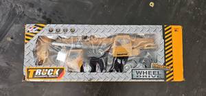 lot 7926 image: 8-Channel Remote Control Crane Toy
