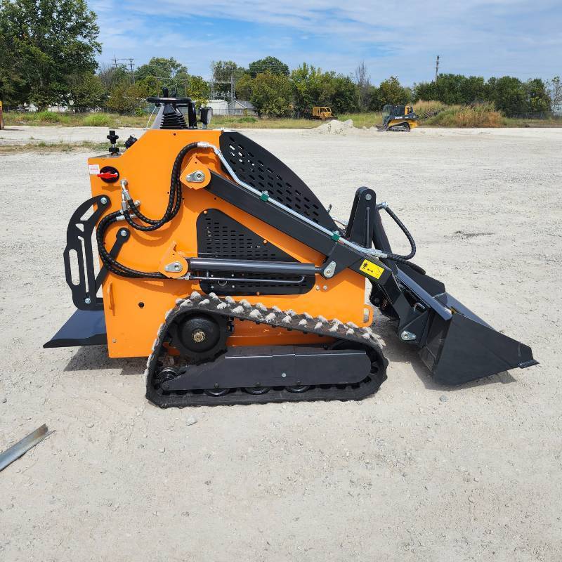 lot 2457 image: Unused 2024 Landhero Mini Compact Track Loader  LDH-T460