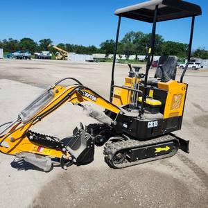 lot 582 image: CK15 Mini Excavator  Replaced Starter  Does Not Run