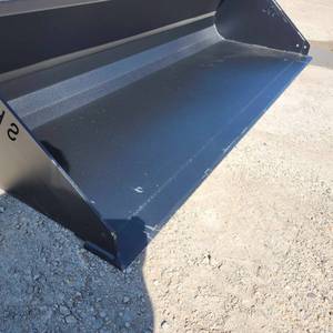 lot 590 image: Unused Suihe 66 Inch Skid Steer Bucket