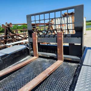 lot 525 image: Bobcat Pallet Forks  6712927  42