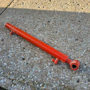 lot 526 image: Kubota Stabilizer Cylinder Assembly  7K505-52010