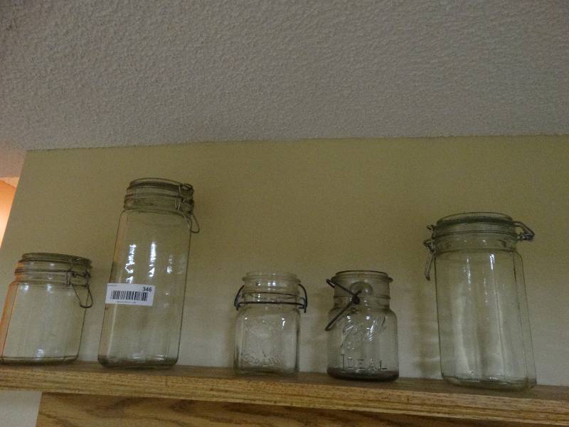 lot 346 image: Lot of 5 various jars