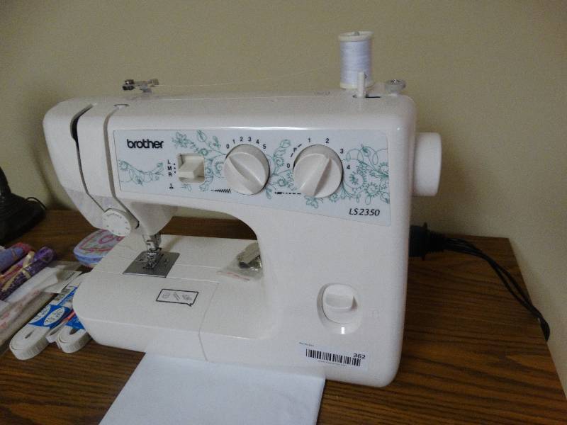 lot 362 image: Brother LS2350 sewing machine w box