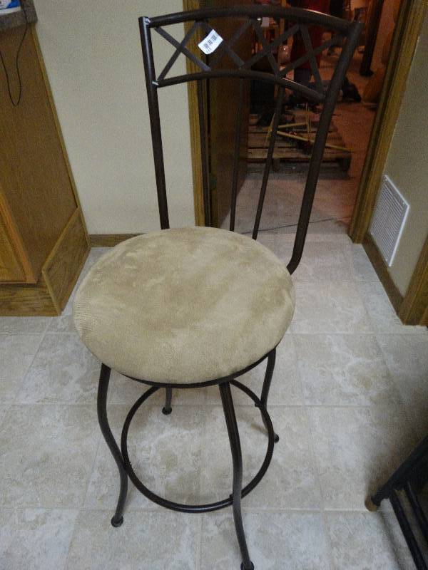 lot 377 image: Metal frame bar stool