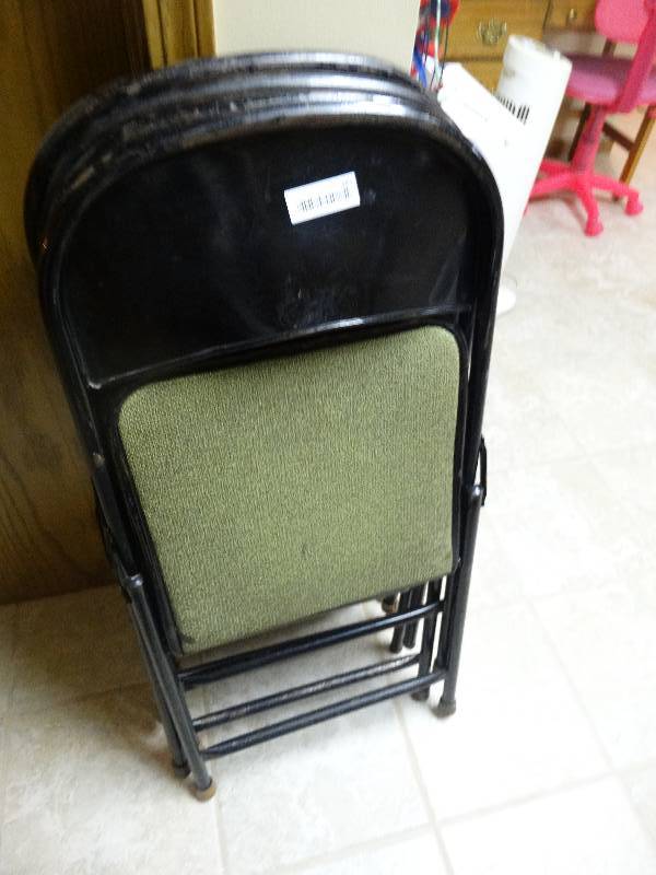lot 383 image: 5 metal folding chairs