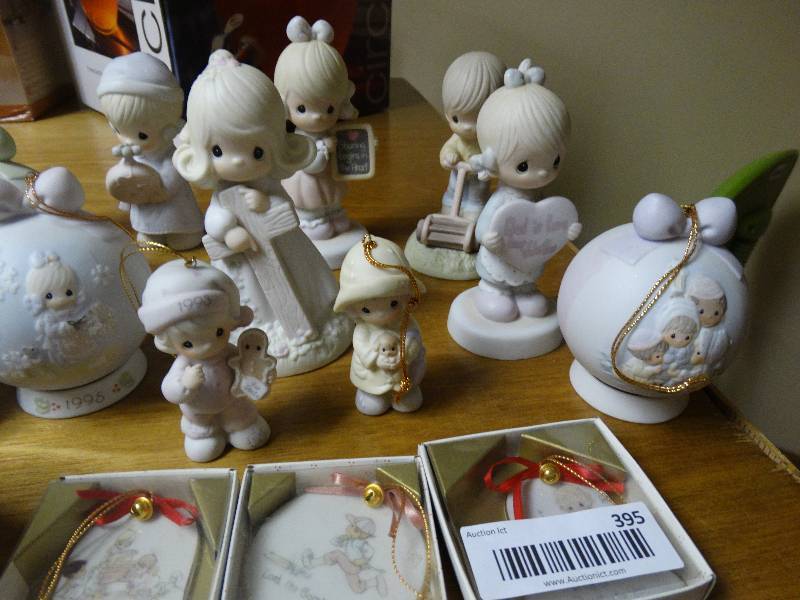 lot 395 image: Lot of 18 Precious Moments figurines & ornaments
