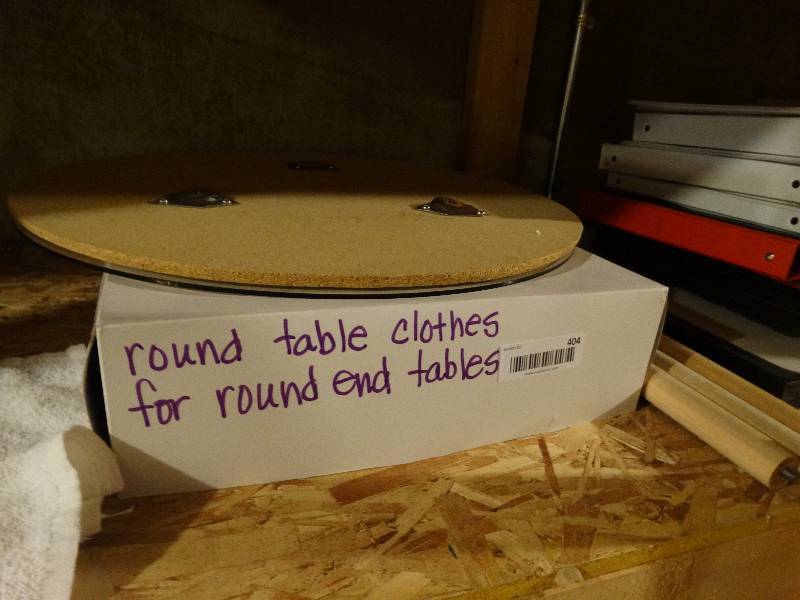 lot 404 image: Round lamp table w table clothes