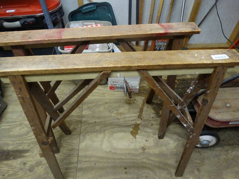 lot 426 image: 3 saw horses