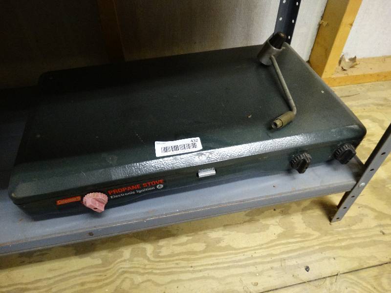 lot 432 image: Coleman camping grill