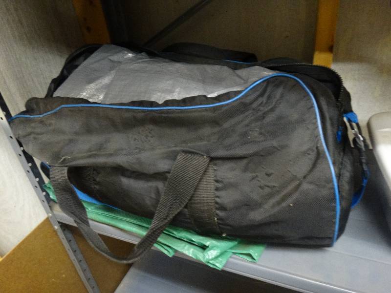 lot 433 image: Camp tent w bag