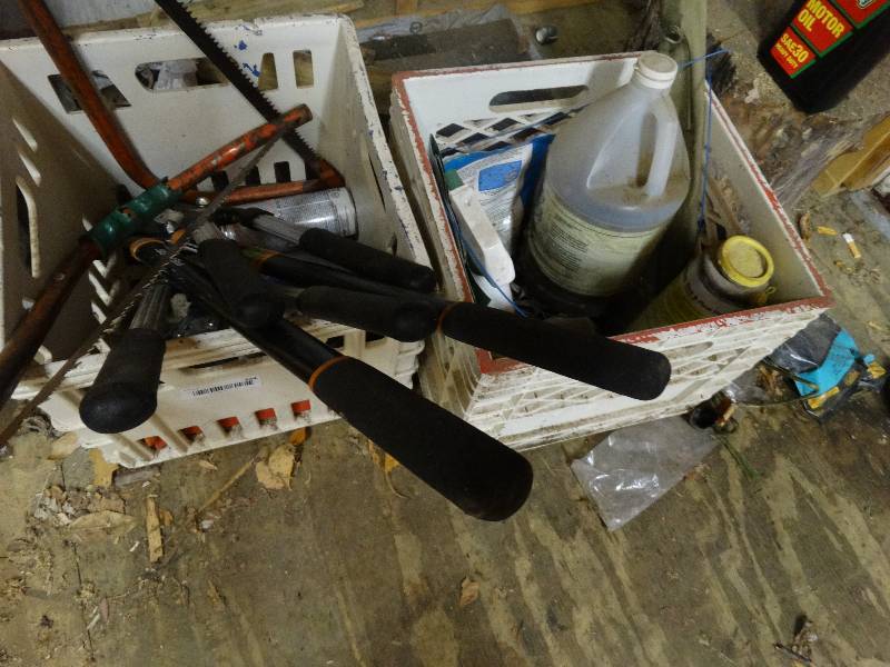lot 434 image: Lot of garden saws clippers lawn care