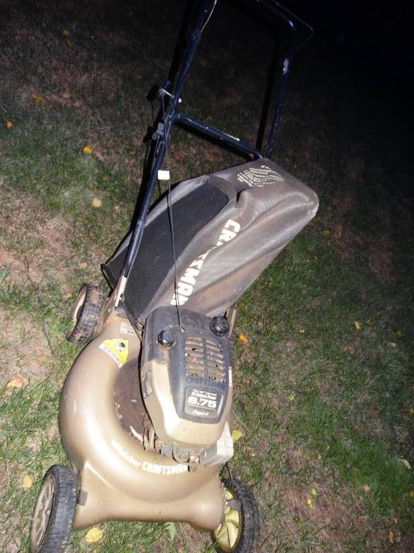lot 441 image: Craftsman 6.75 HP lawn mower w bag