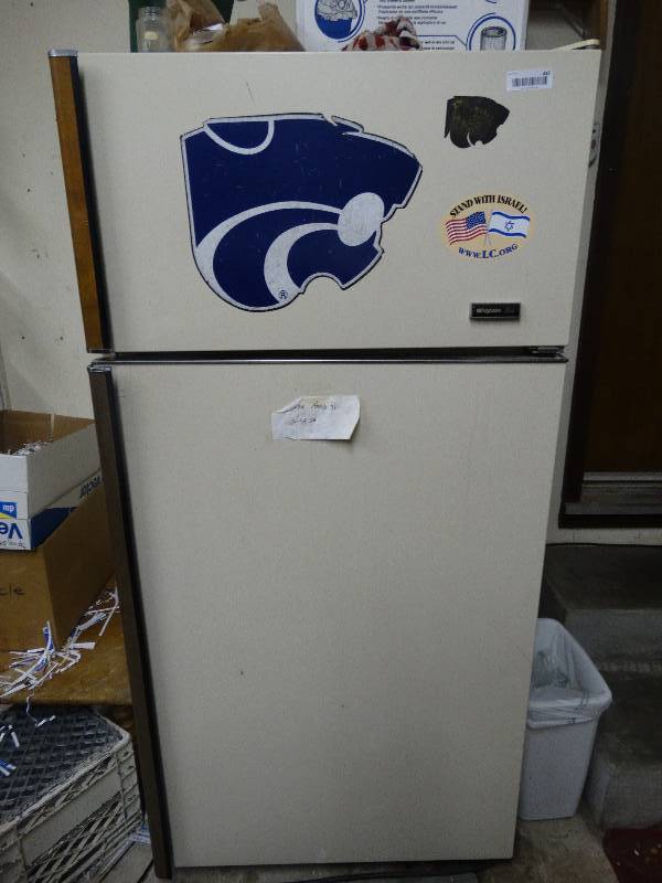 lot 445 image: Frigidaire refrigerator