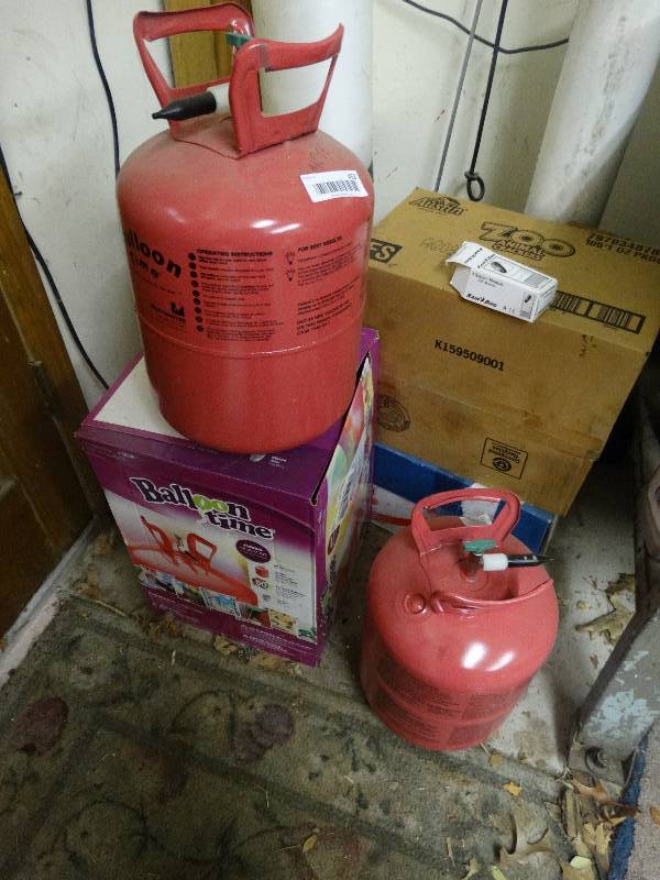 lot 452 image: 3 empty party helium tanks