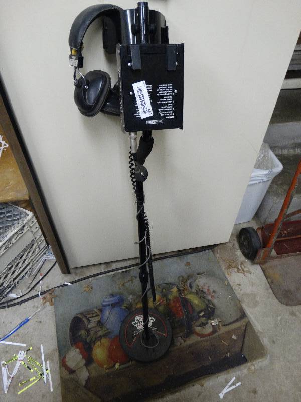 lot 463 image: Whites classic SL metal detector