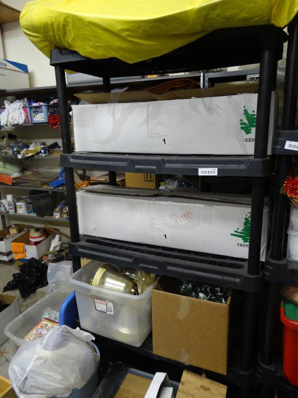 lot 472 image: Plastic shelf unit