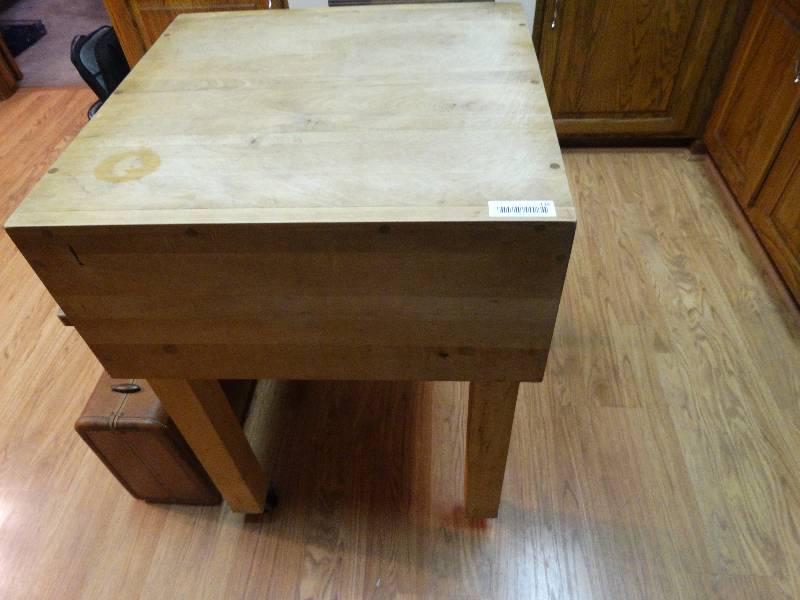 lot 116 image: Vintage butcher block table on wheels