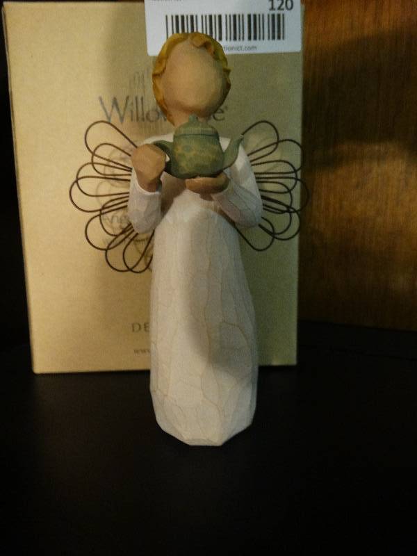 lot 120 image: Willow Tree Angel of the kitchen w box