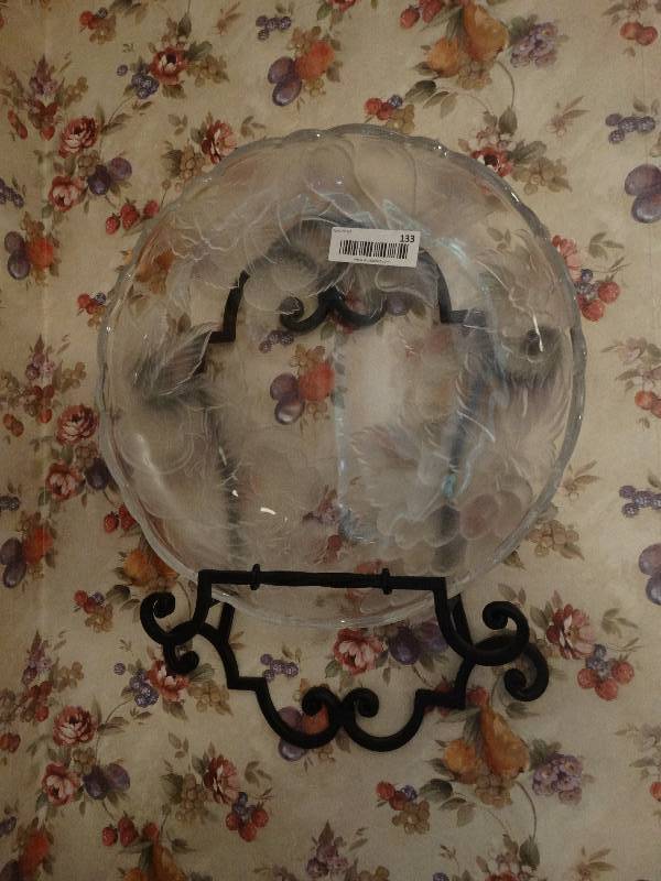 lot 133 image: Cut glass plate w metal plate rack
