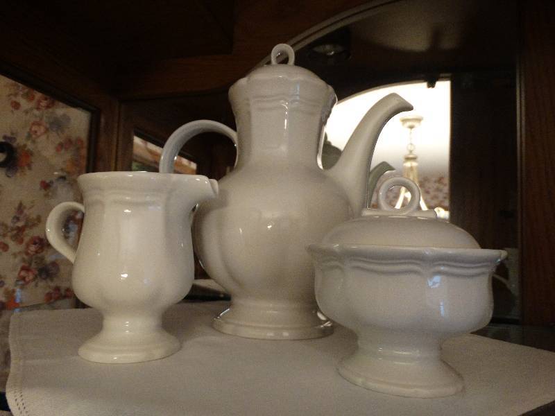 lot 144 image: 67 pc set of Mikasa french countryside china